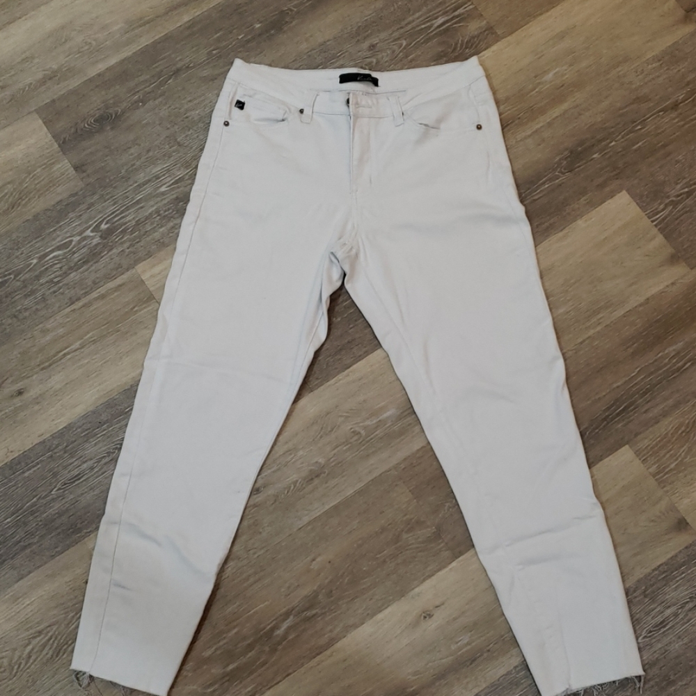 My absolute favorite white jeans (too big on me)